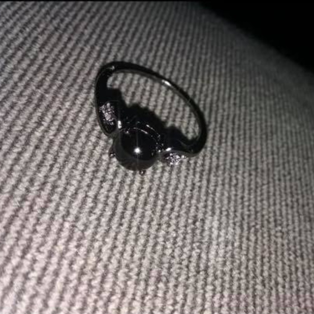 Ring - Picture 2 of 2